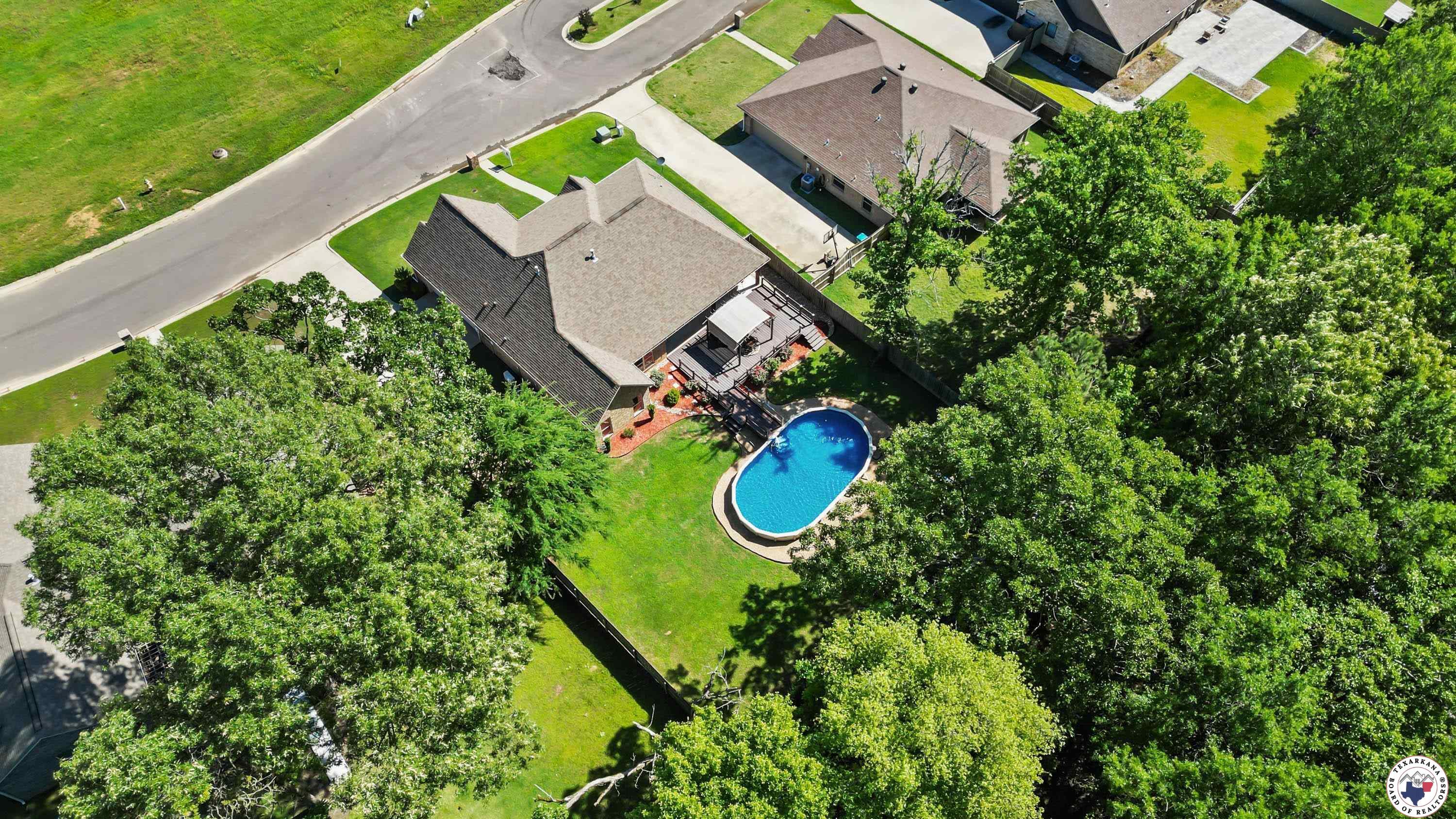 Property Photo: 6921 Woodmere Ct TX 75503