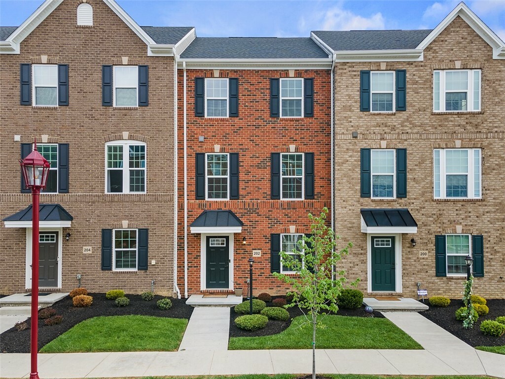 Property Photo: 202 Amon St PA 16066