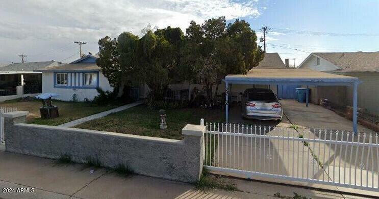 Property Photo: 5833 W Rosewood Lane AZ 85031