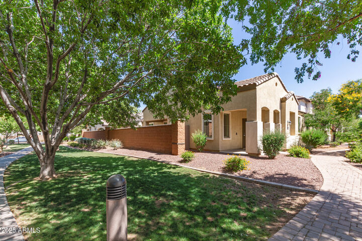 Property Photo: 2554 E Vermont Drive AZ 85295