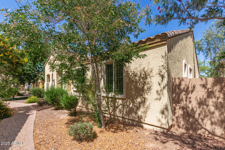Property Photo:  2554 E Vermont Drive  AZ 85295