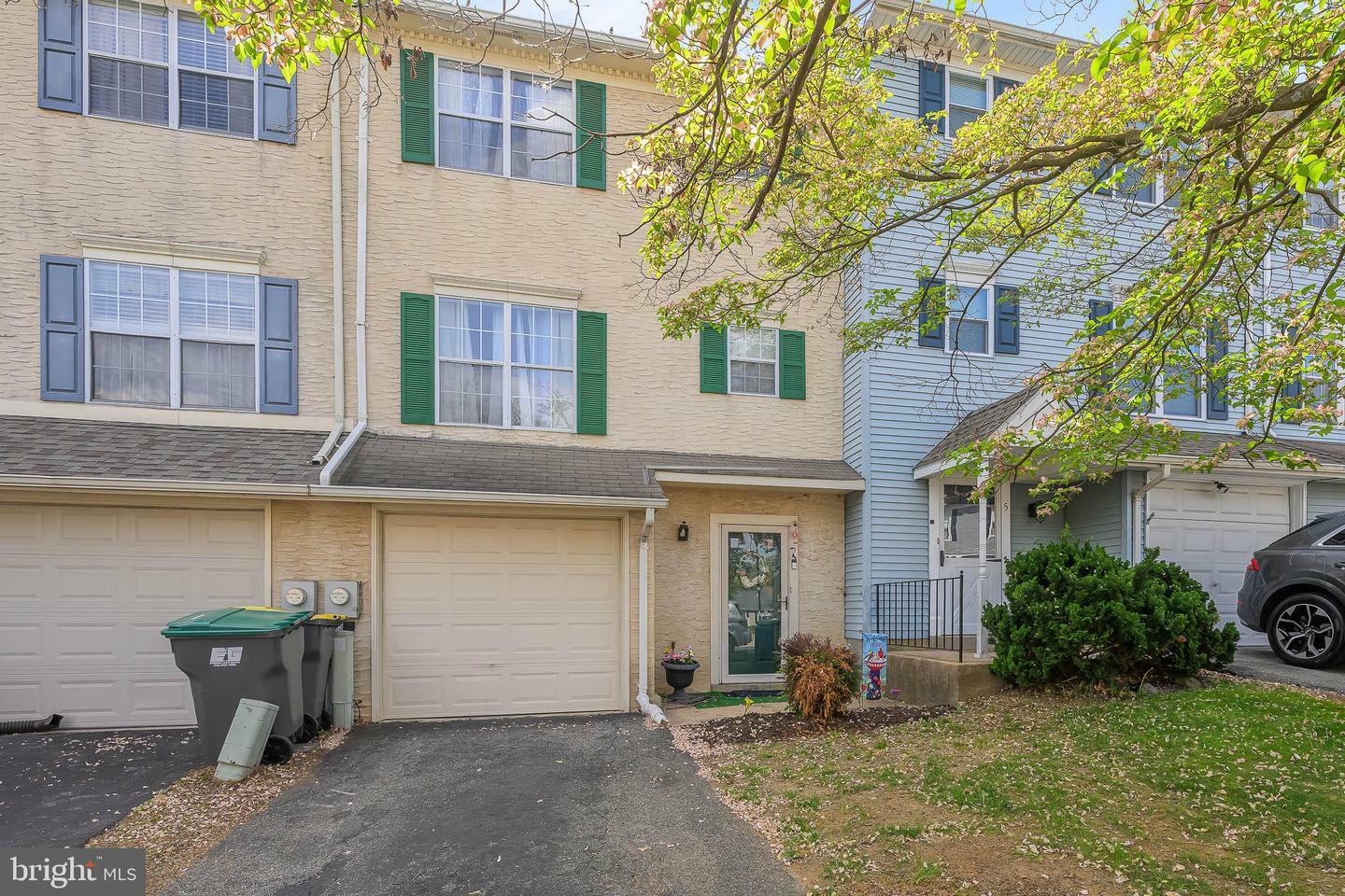 Property Photo: 7 Ingrid Court DE 19808