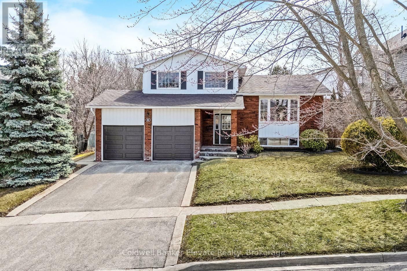 Photo de la propriété: 11 Hillside Drive ON L7G 4W2