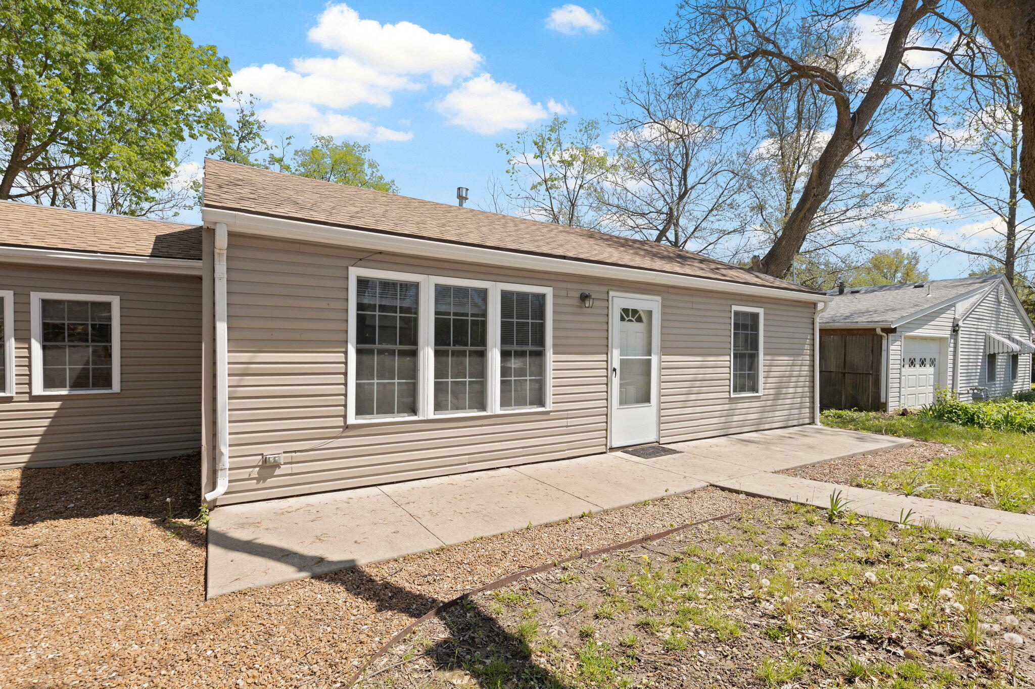 Property Photo: 202 Pershing Rd MO 65203