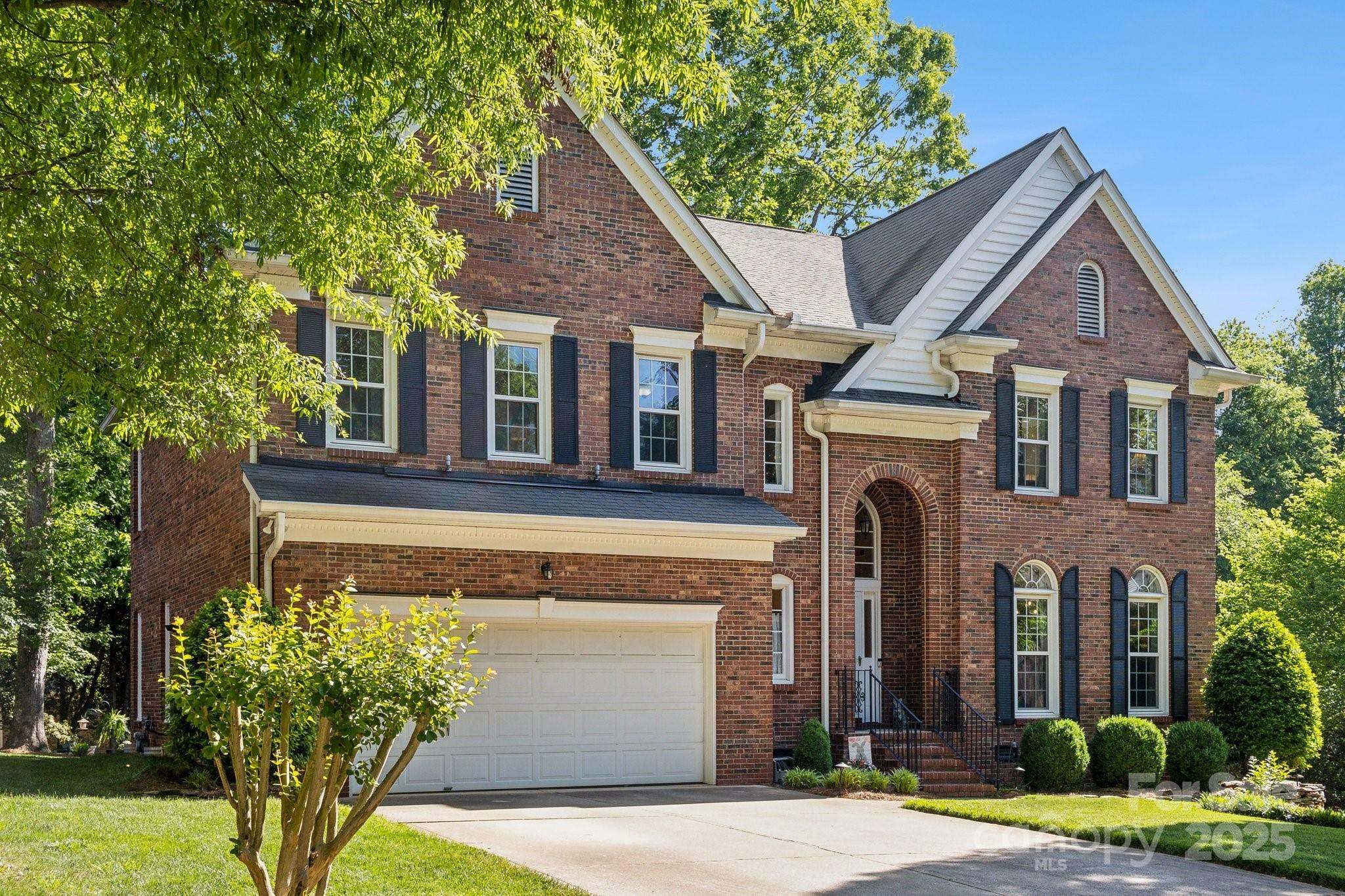 Property Photo: 909 Staghorn Lane NC 28173