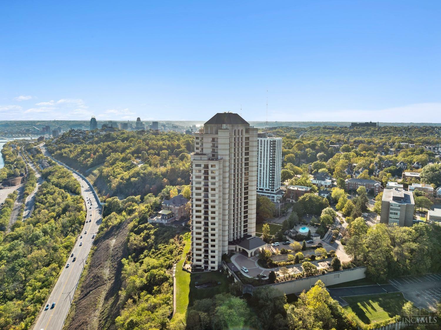 1201 Edgecliff Place  Cincinnati OH 45206 photo