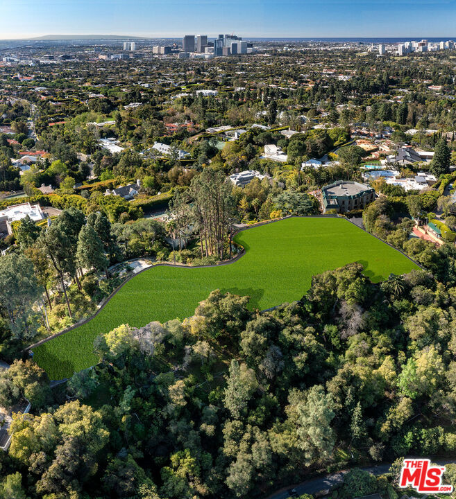 Property Photo: 1005 N Alpine Dr CA 90210