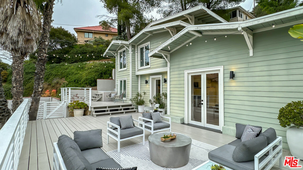 7206 Sycamore Trl  Los Angeles CA 90068 photo