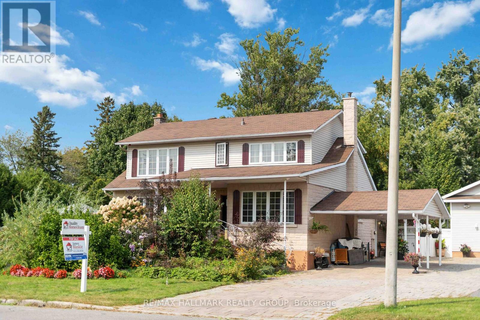 Property Photo: 431 Blake Boulevard ON K1K 1A9
