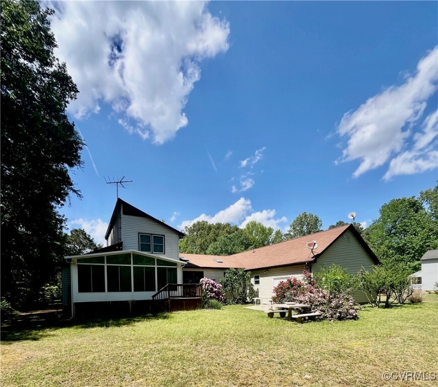 Property Photo:  209 Pineview Drive  VA 23071 