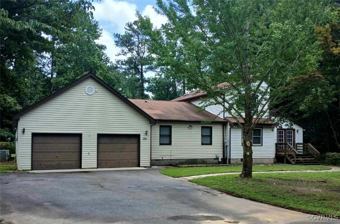Property Photo: 209 Pineview Drive VA 23071