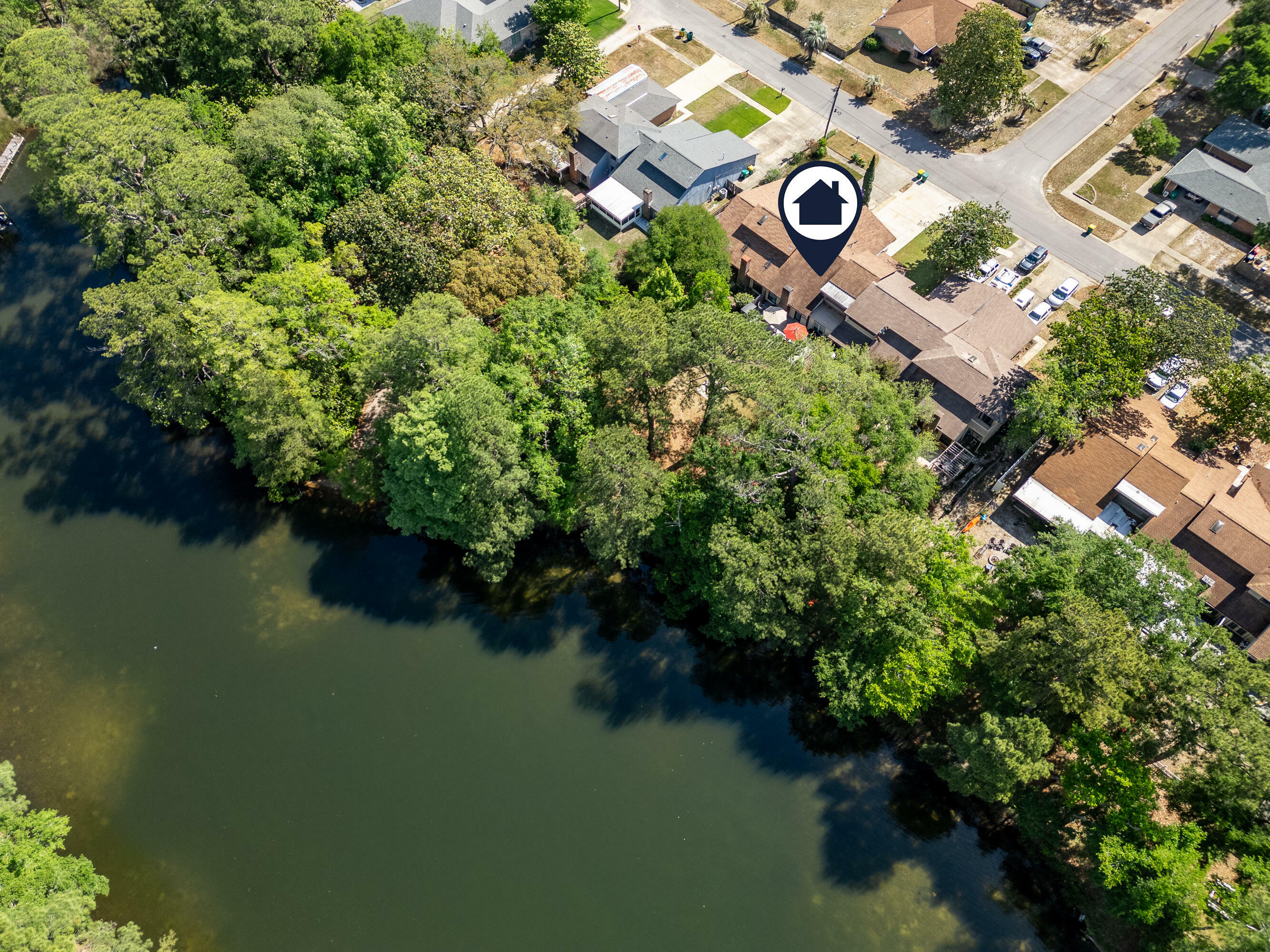 Property Photo: 1112 Pin Oak Circle FL 32578