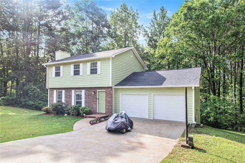 Property Photo: 2722 Springside Court GA 30135