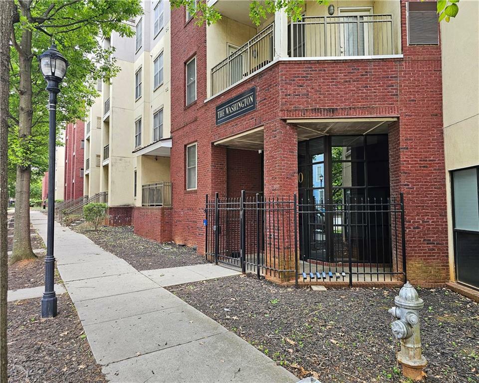 Property Photo: 870 Mayson Turner Road NW 1447 GA 30314