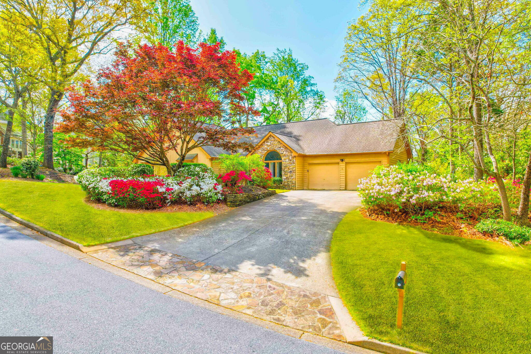 8575 Haven Wood Trail  Roswell GA 30076 photo