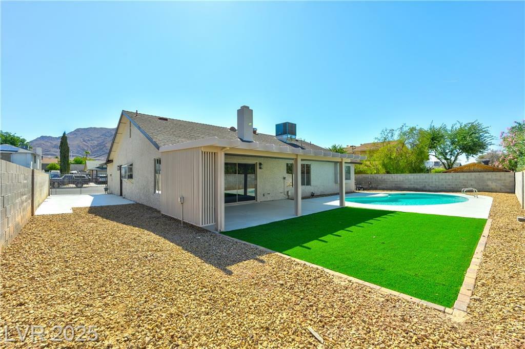 Property Photo: 1719 Rolling Hills Drive NV 89156