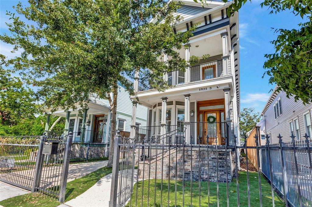 Property Photo: 1905 W 14th Street B TX 77008