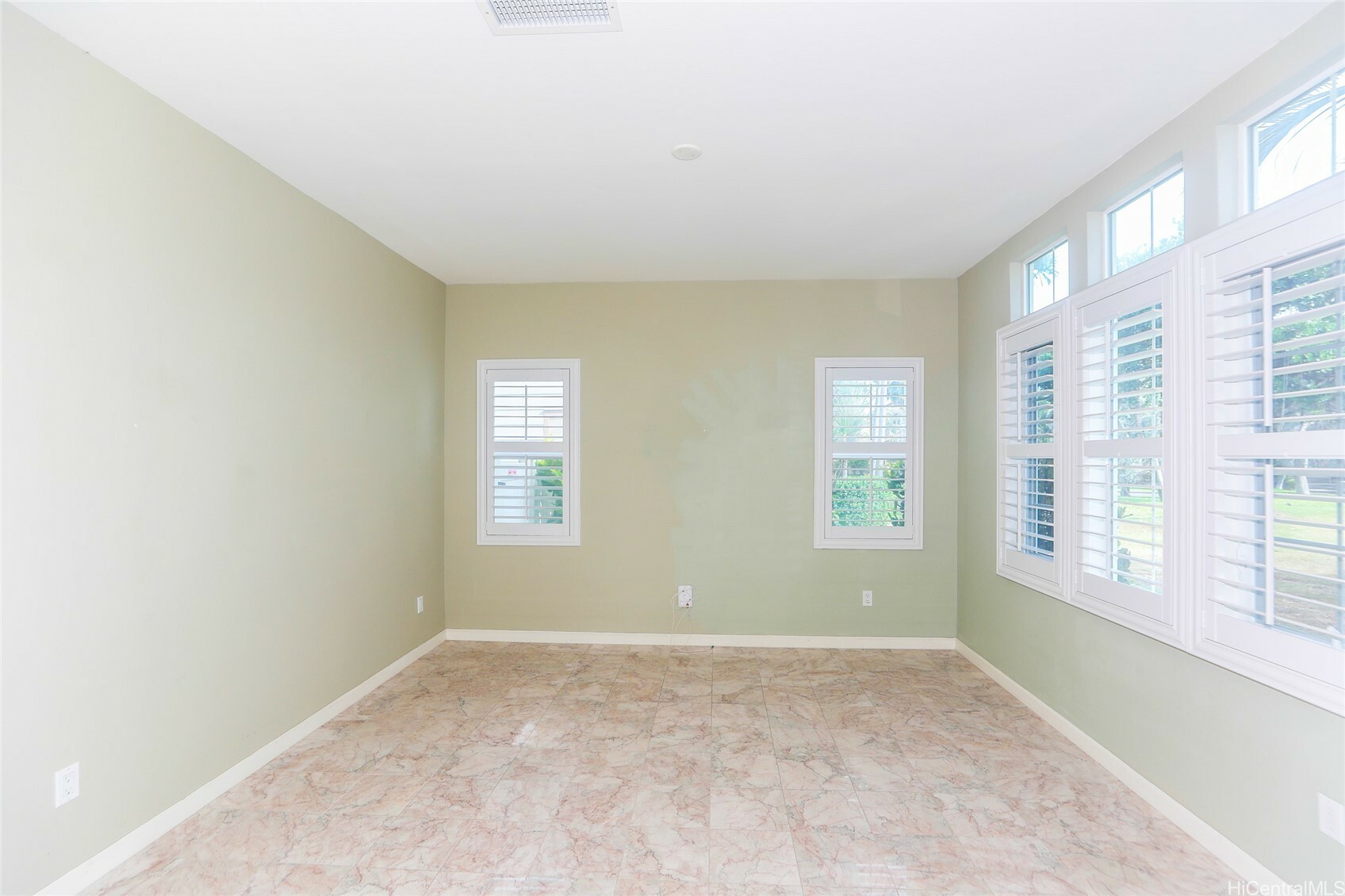 Property Photo:  91-1027 Kaikoele Street  HI 96706 