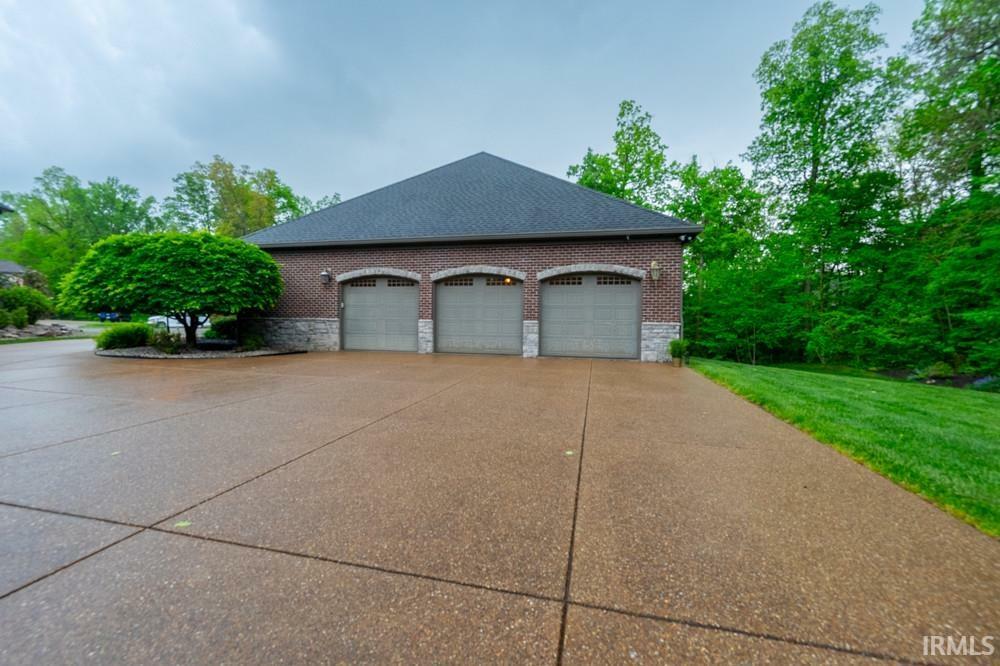 Property Photo: 5318 Claiborn Court IN 47630-3179