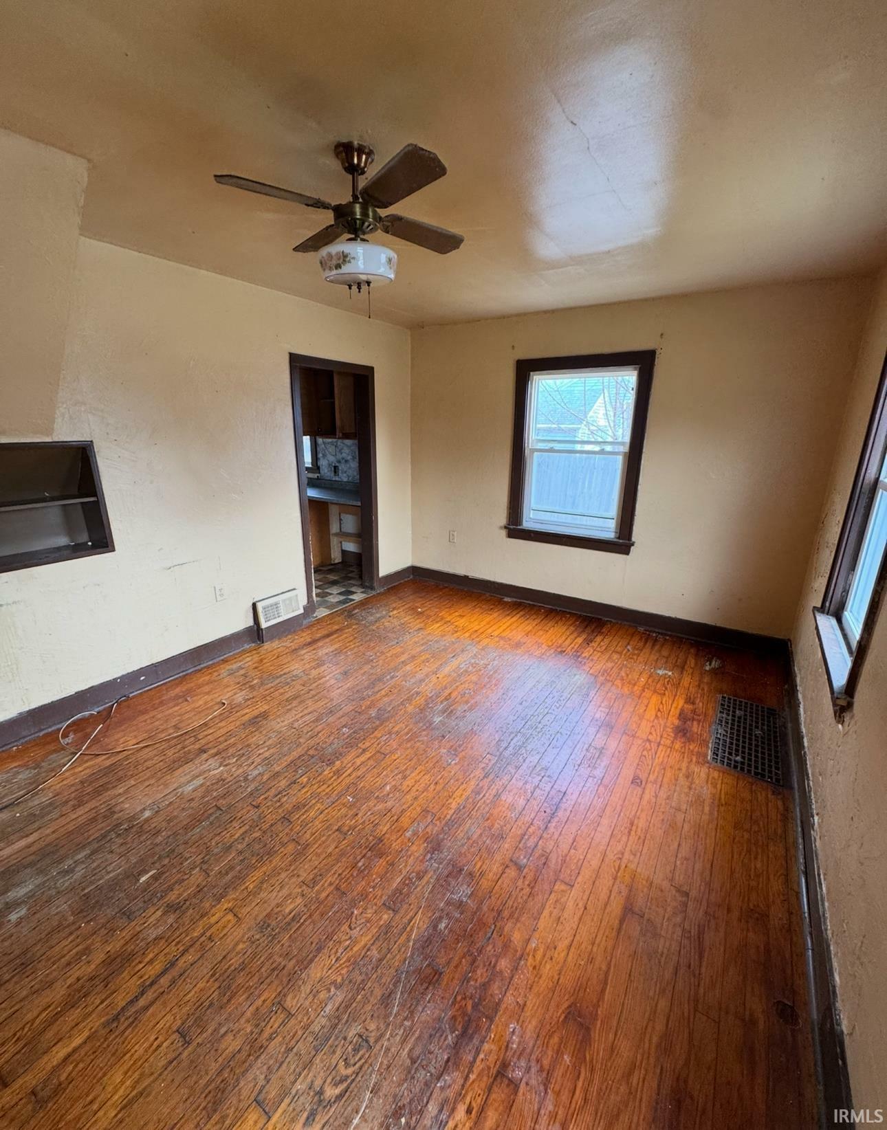 Property Photo: 118 Burns Boulevard IN 46807