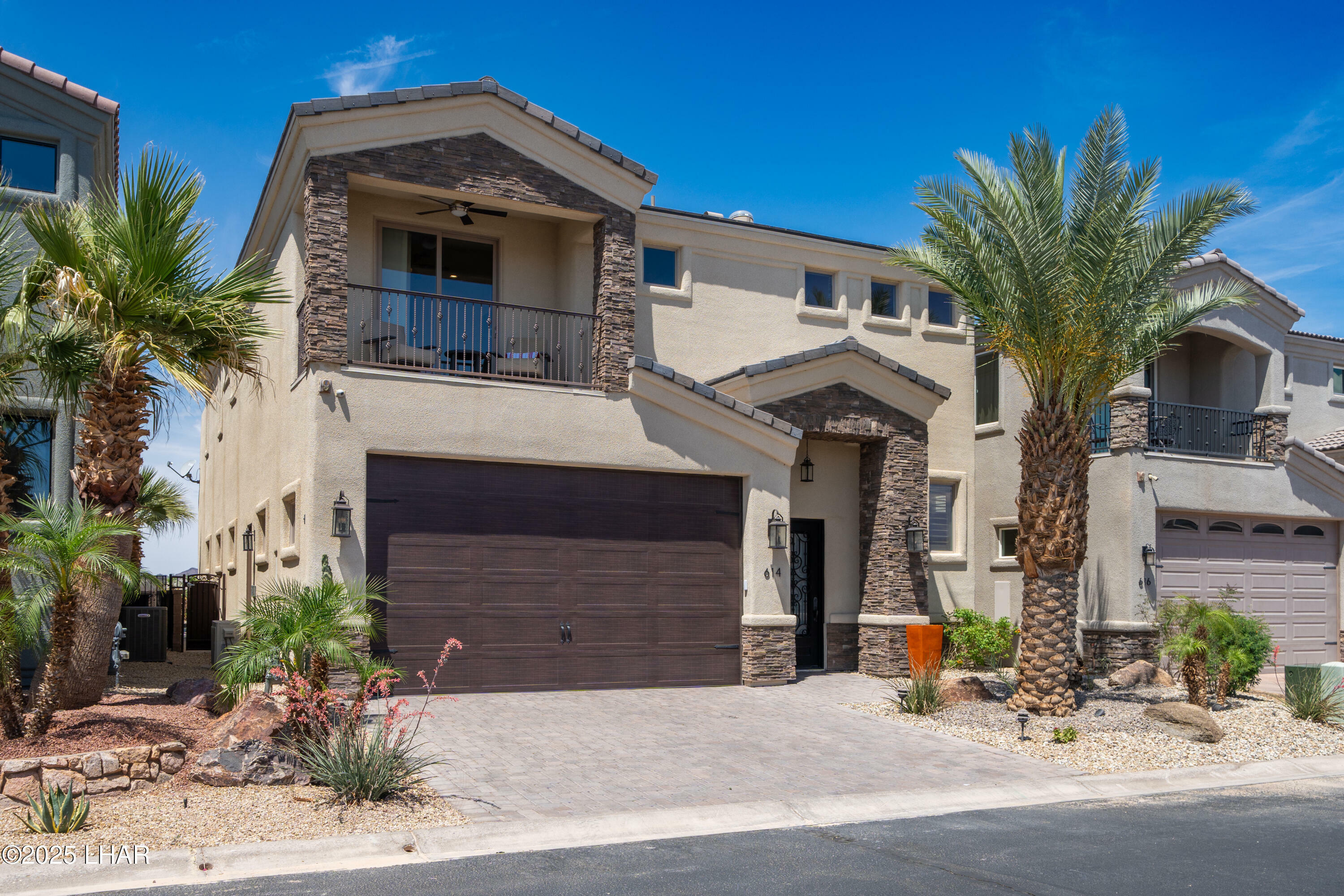 Property Photo: 614 Grand Island Dr AZ 86403