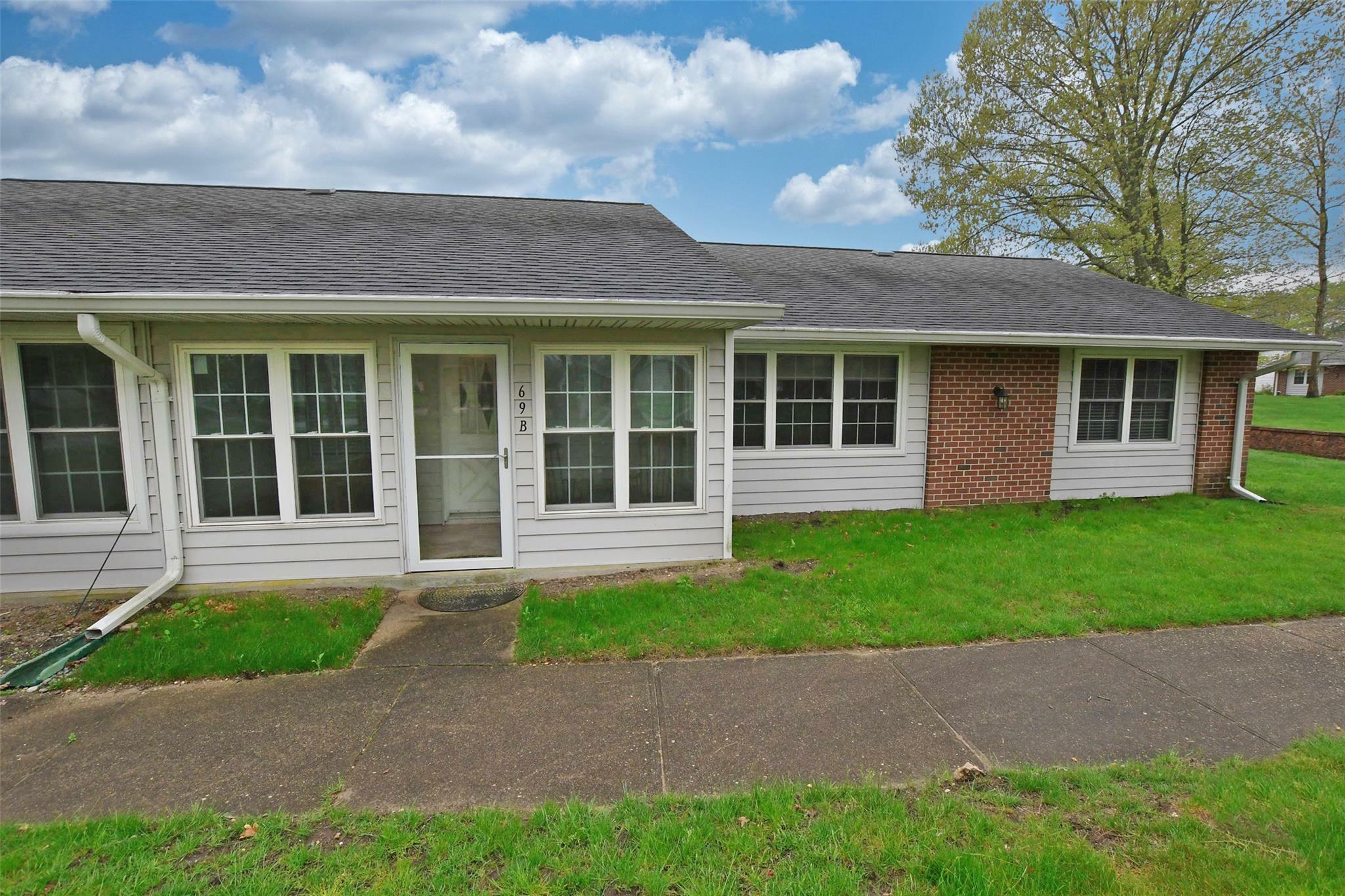 69 Enfield Court B  Ridge NY 11961 photo