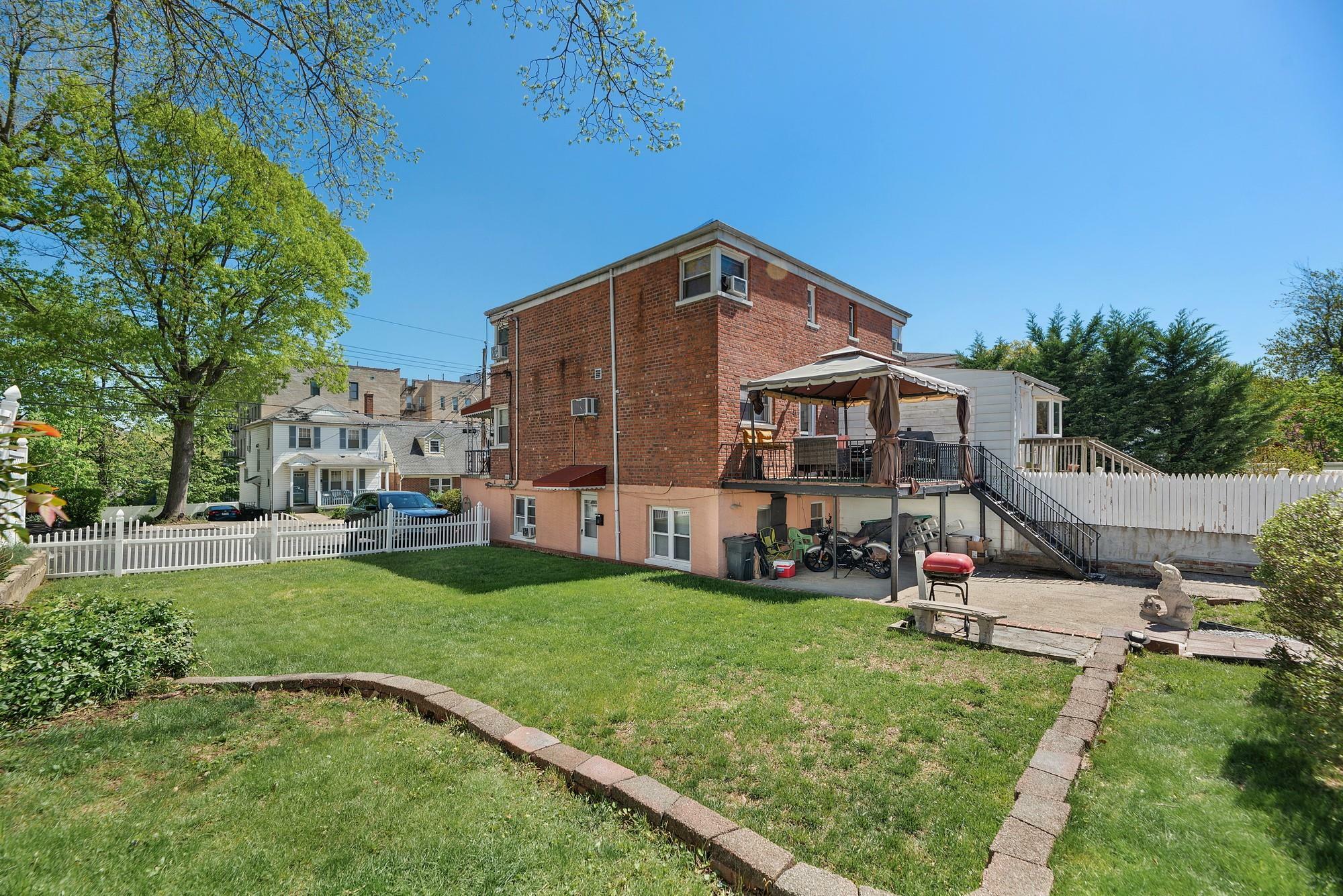 Property Photo: 63 Laurel NY 10704