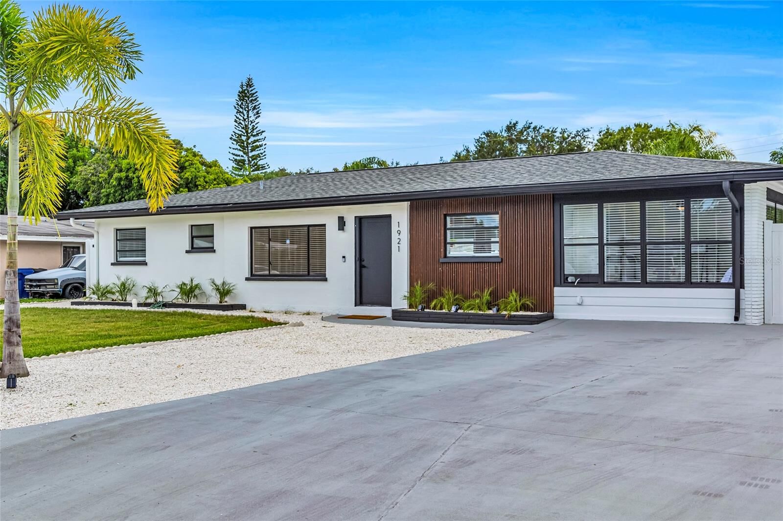Property Photo: 1921 Fern Avenue FL 34235