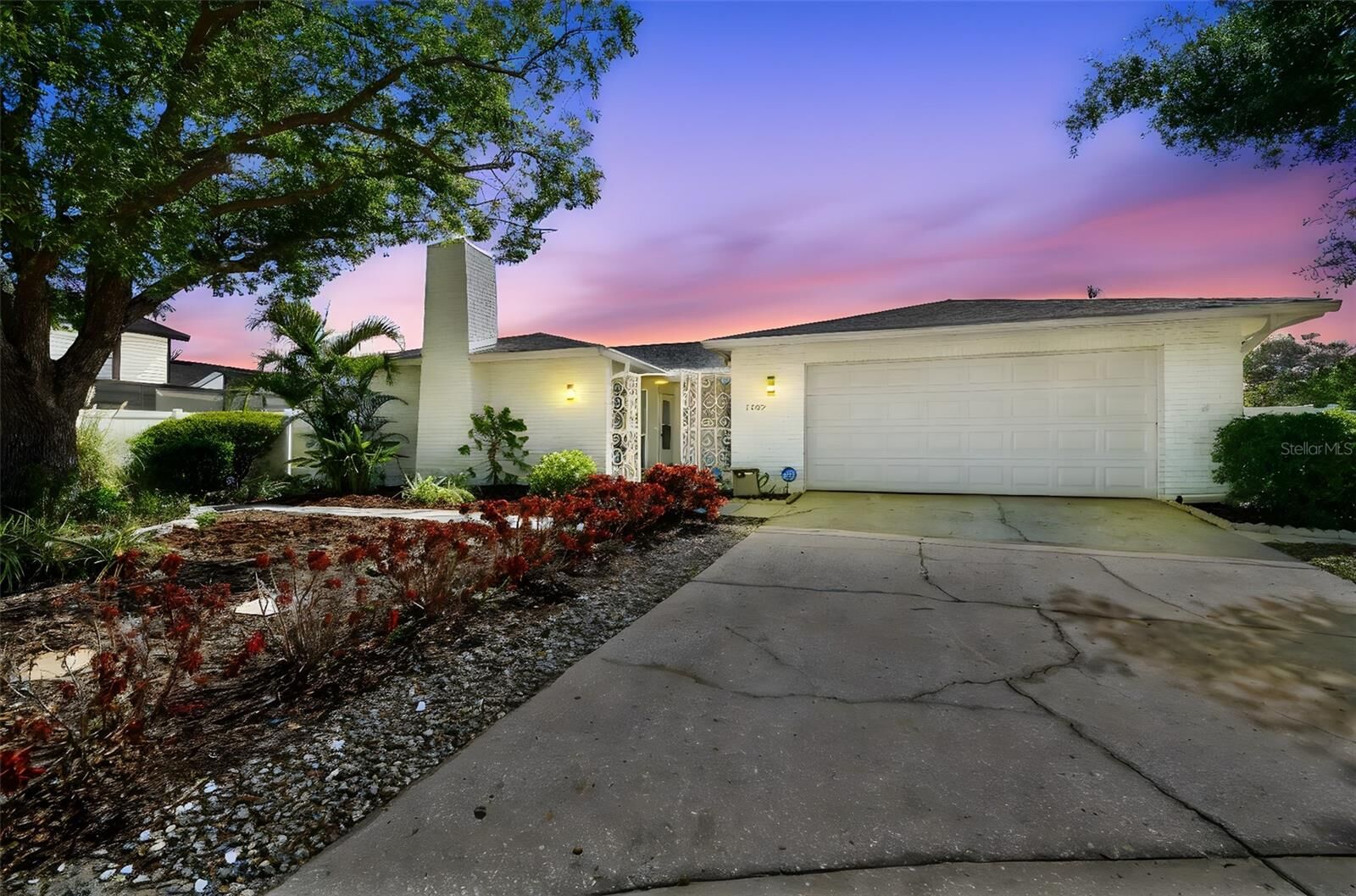 Property Photo:  7405 Clearview Drive  FL 33634 