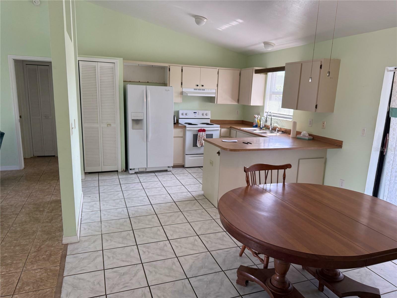 Property Photo: 2006 NW 11th Court FL 33993