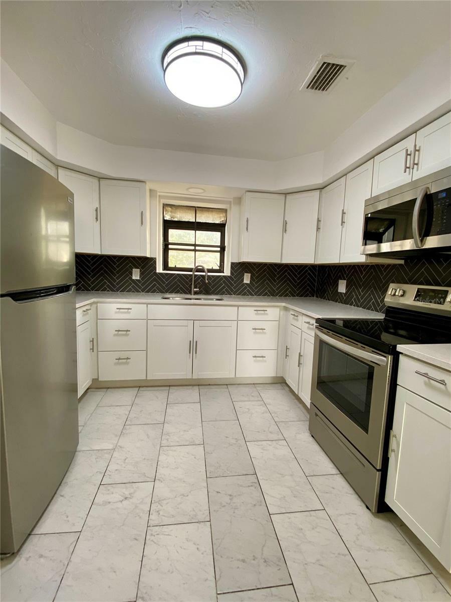 Property Photo: 2400 13th Avenue S FL 33712