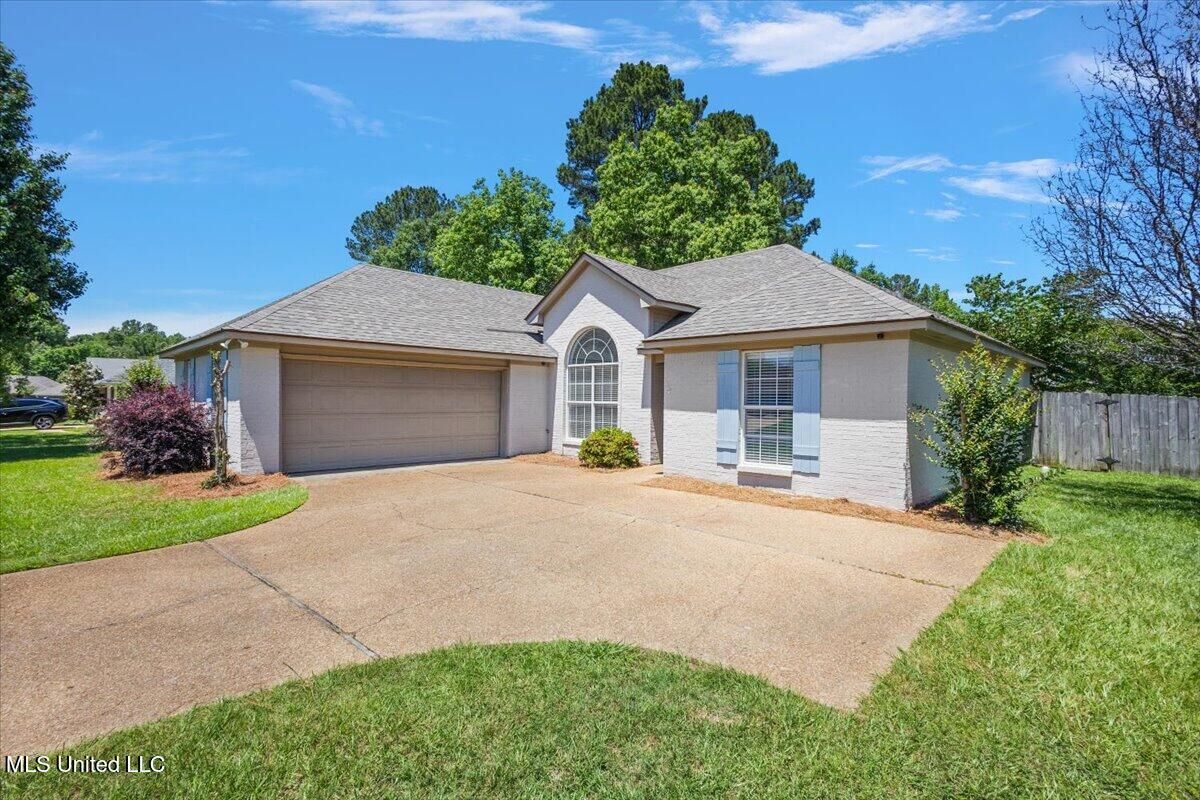 Property Photo:  500 Silverleaf Crossing  MS 39047 