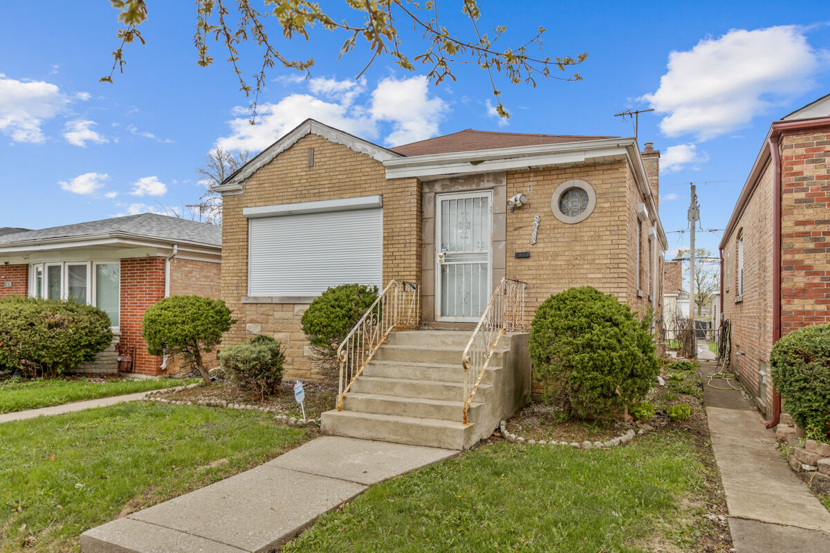 Property Photo:  10129 S Indiana Avenue  IL 60628 