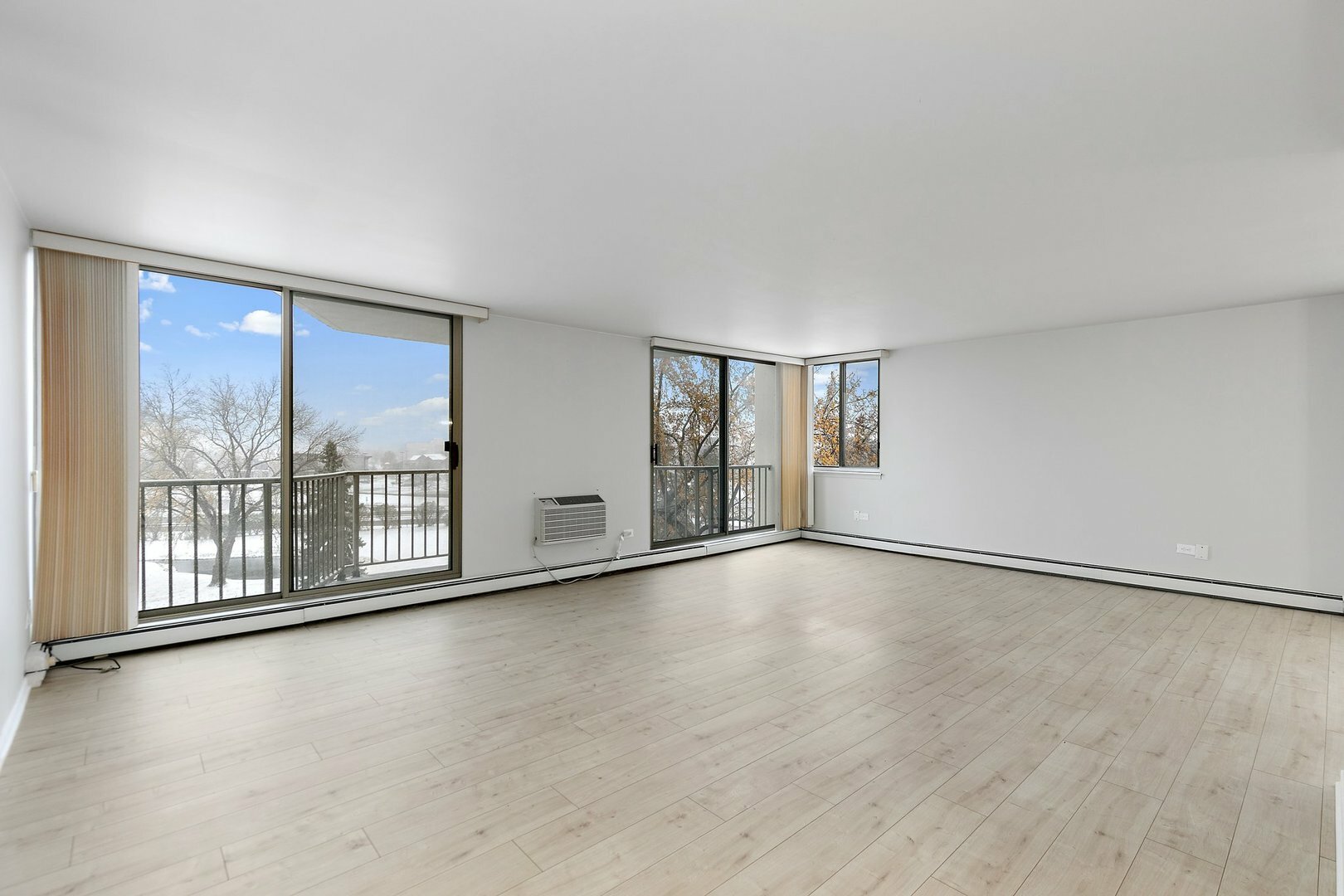 Property Photo: 20 N Tower Road 4F IL 60523