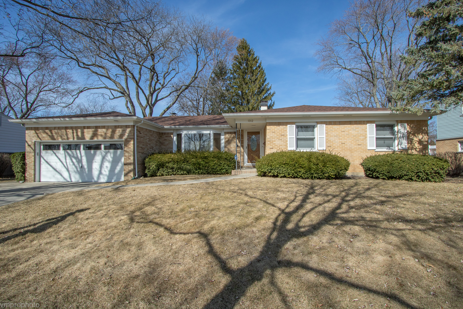 Property Photo: 1312 E Dorothy Drive IL 60074