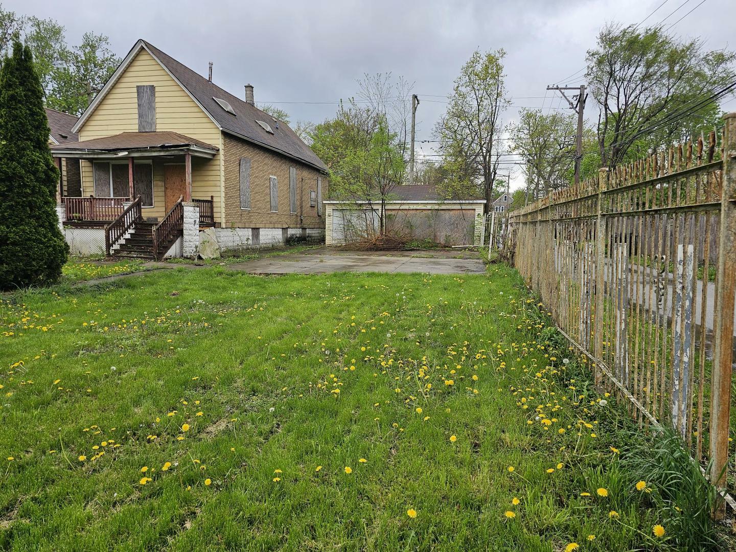 Property Photo:  11920 S Calumet Avenue  IL 60628 