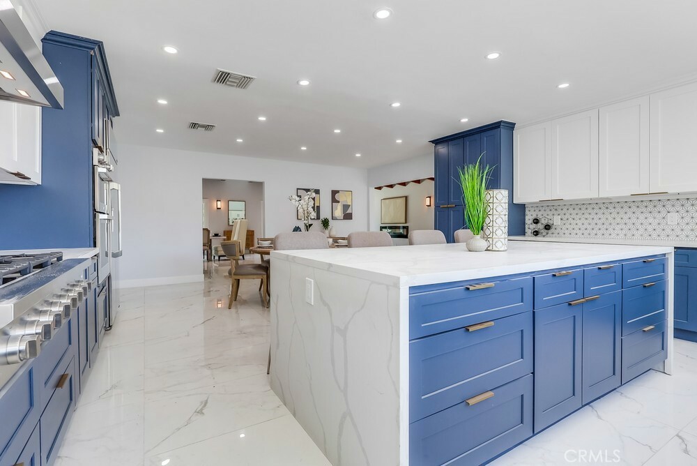 Property Photo: 22555 Califa Street CA 91367