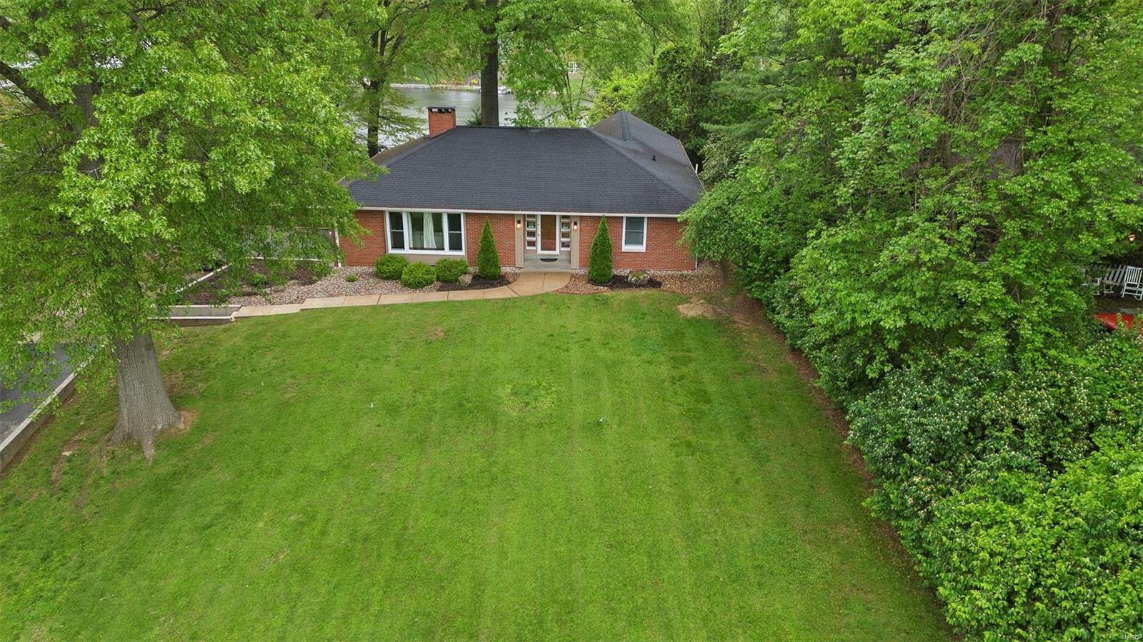 Property Photo: 350 Barnett Dr. IL 62025