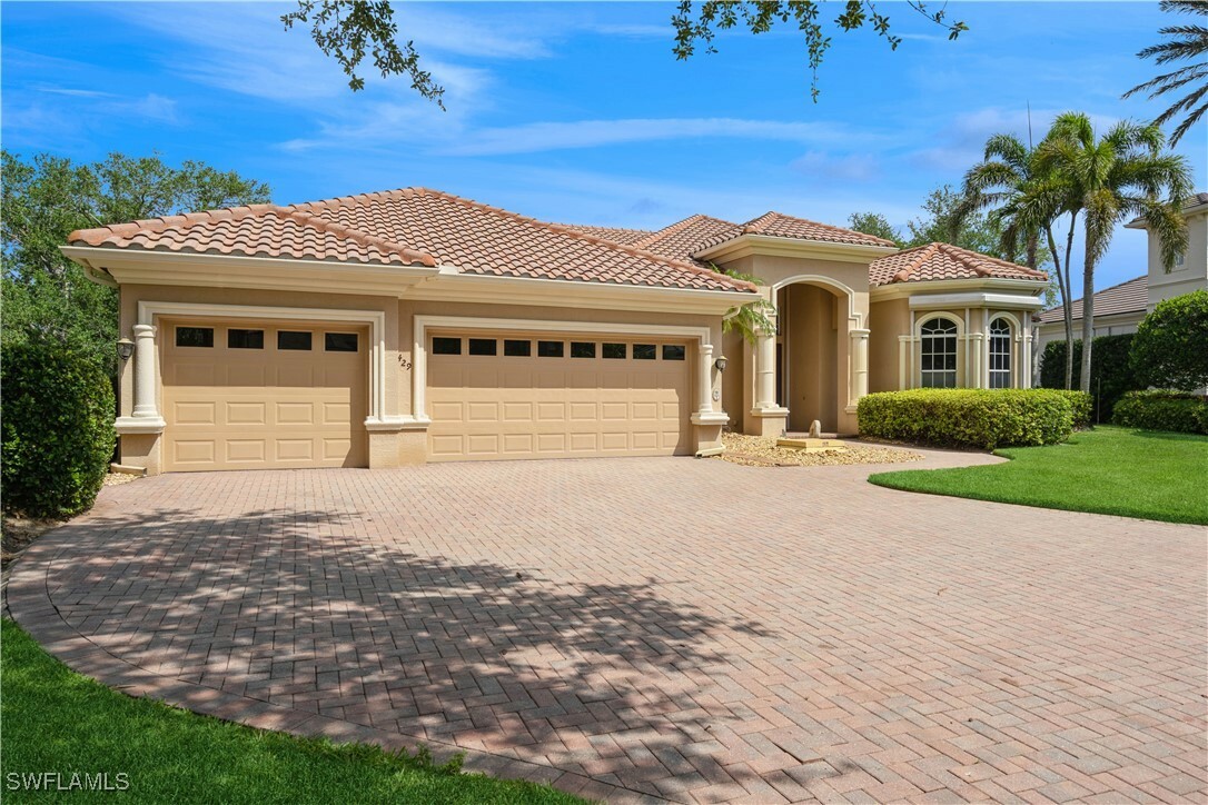 Property Photo: 429 Terracina Court FL 34119