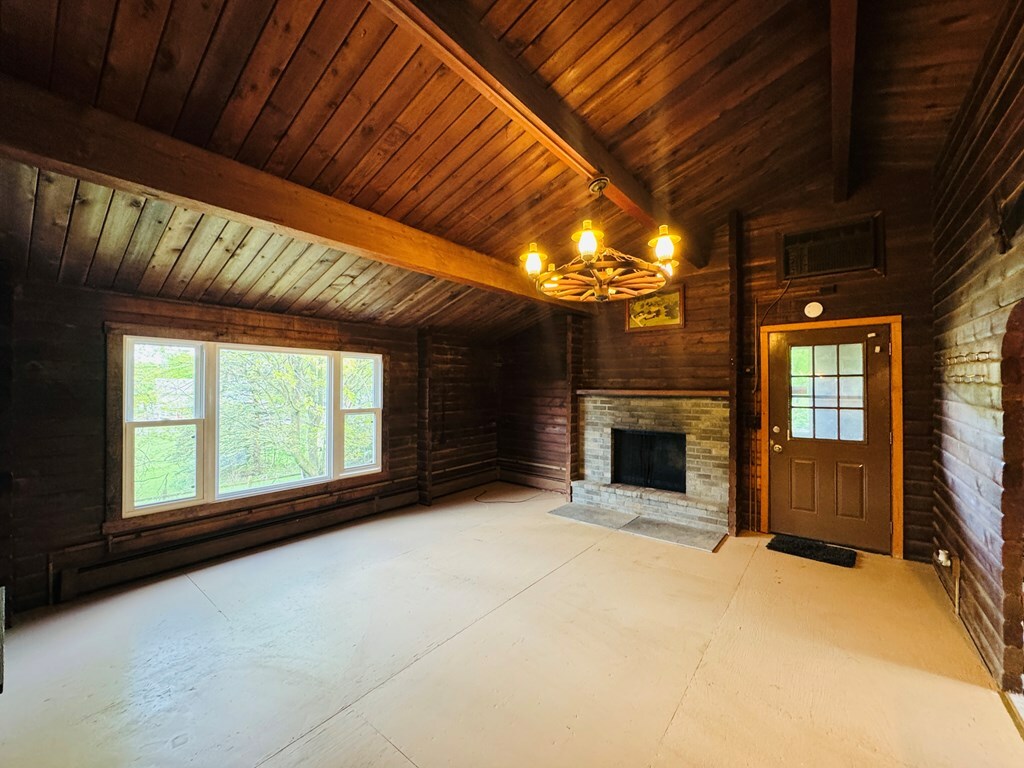 Property Photo: 48 Abbey Ln PA 18810