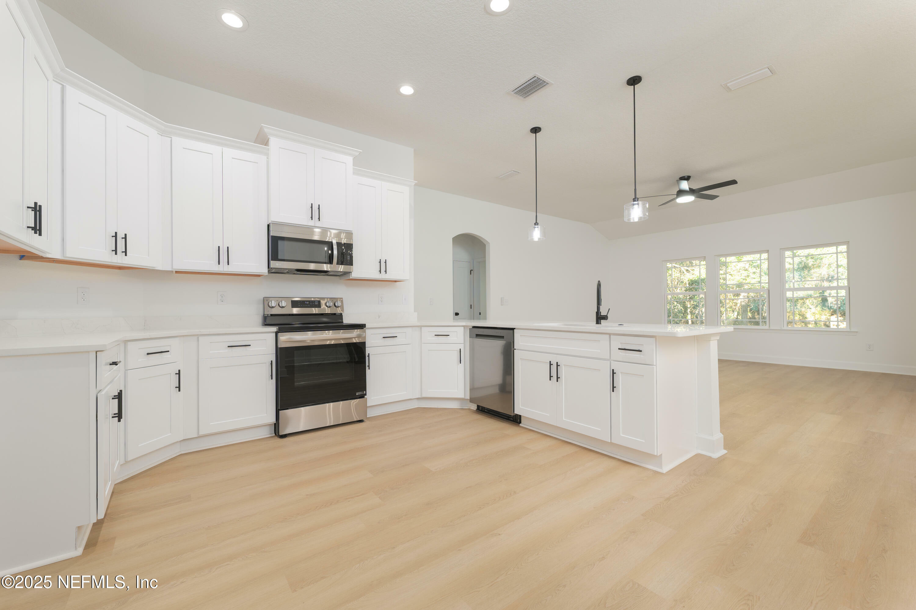 Property Photo: 5821 Silver Sands Circle FL 32656