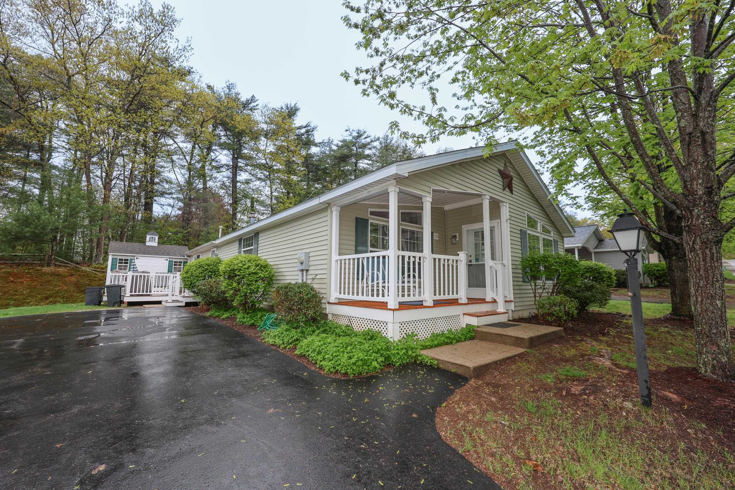 Property Photo: 70 Victorian Way NH 03104