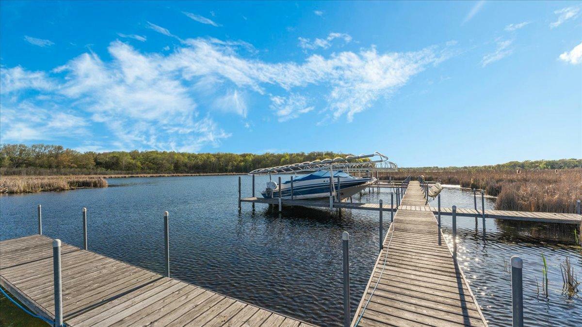 Property Photo: 6470 Tanagers Point MN 55331