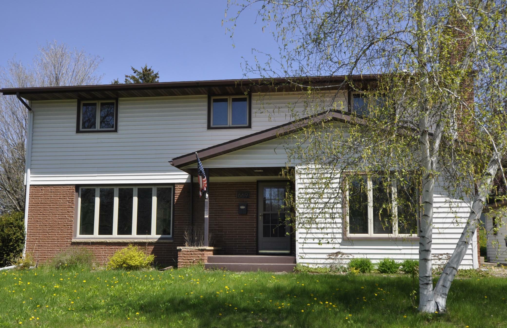 Property Photo: 669 E 14th Street MN 55972