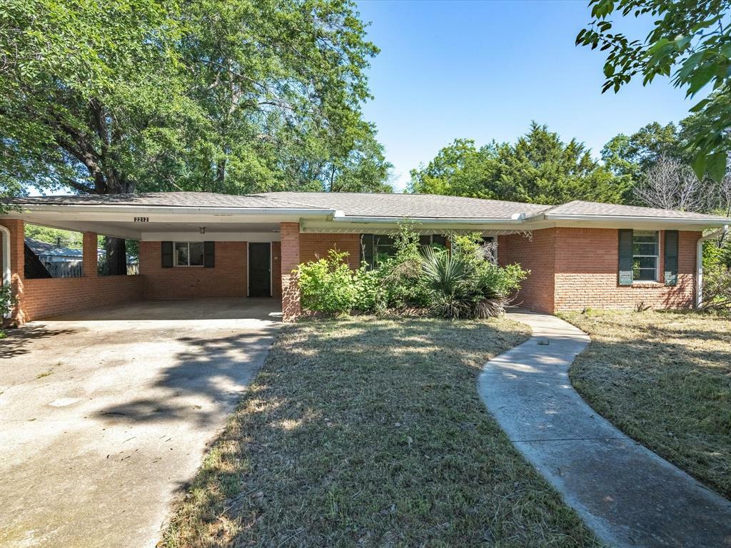 Property Photo: 2212 W 1st Avenue TX 75110