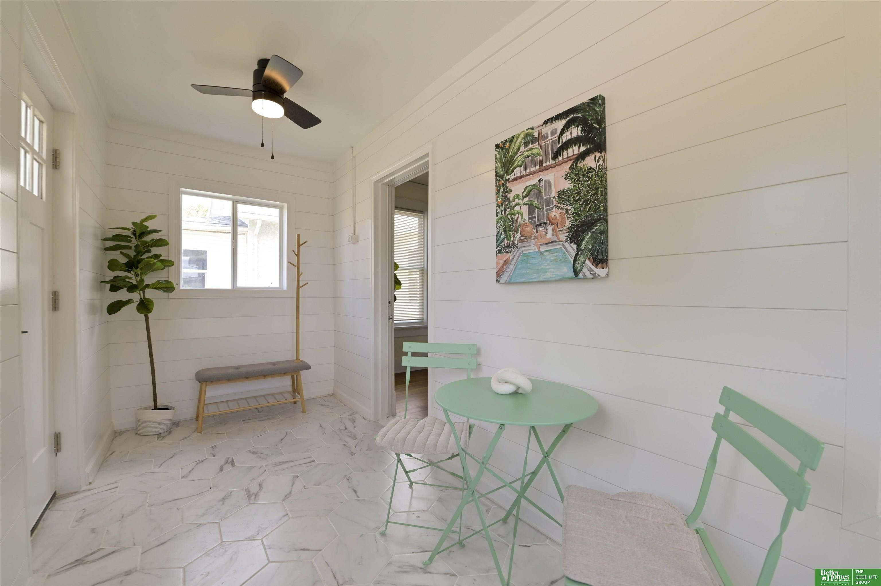 Property Photo: 2707 S 10 Street NE 68108