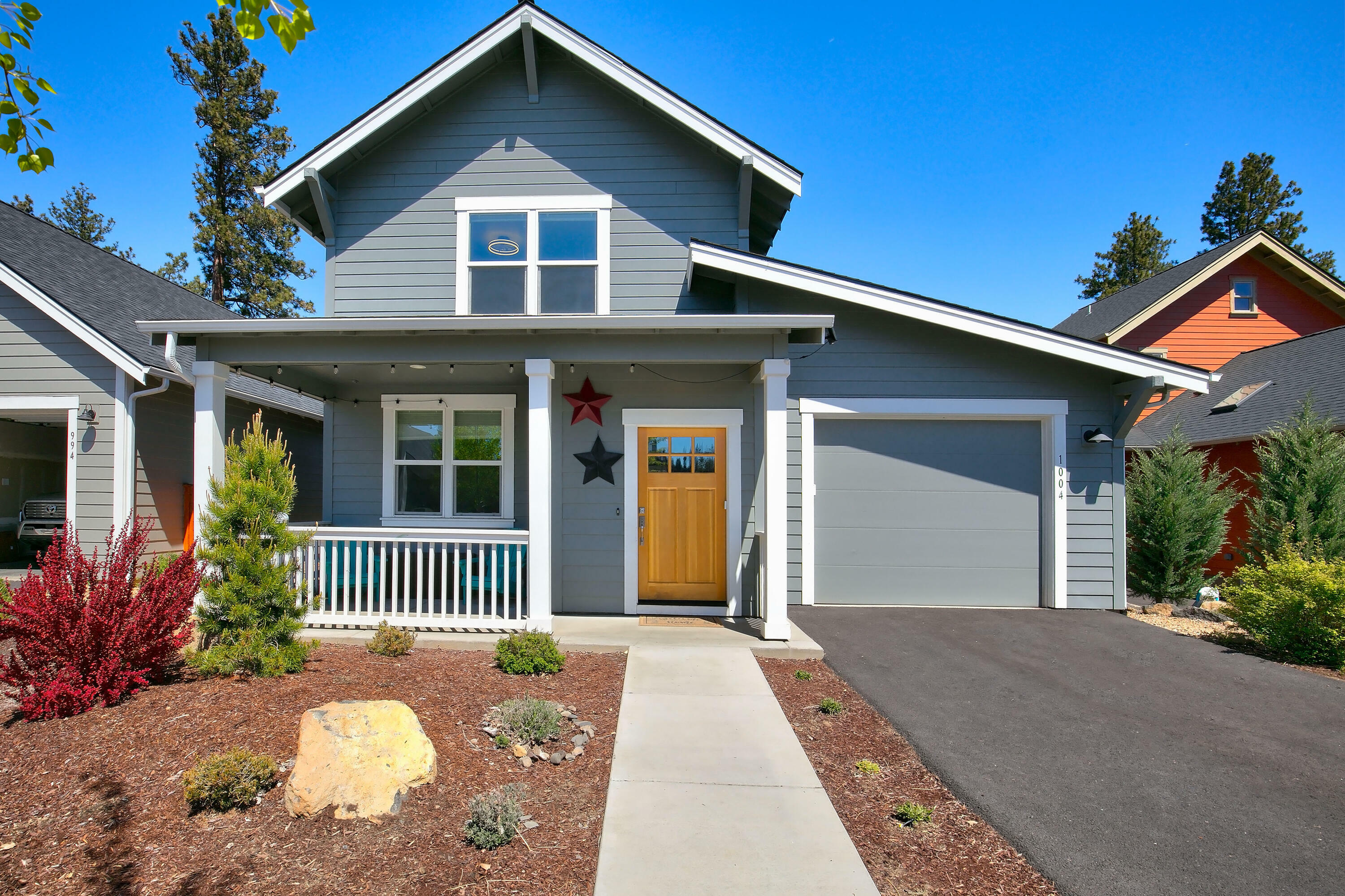 Property Photo: 1004 E Horse Back Trail OR 97759