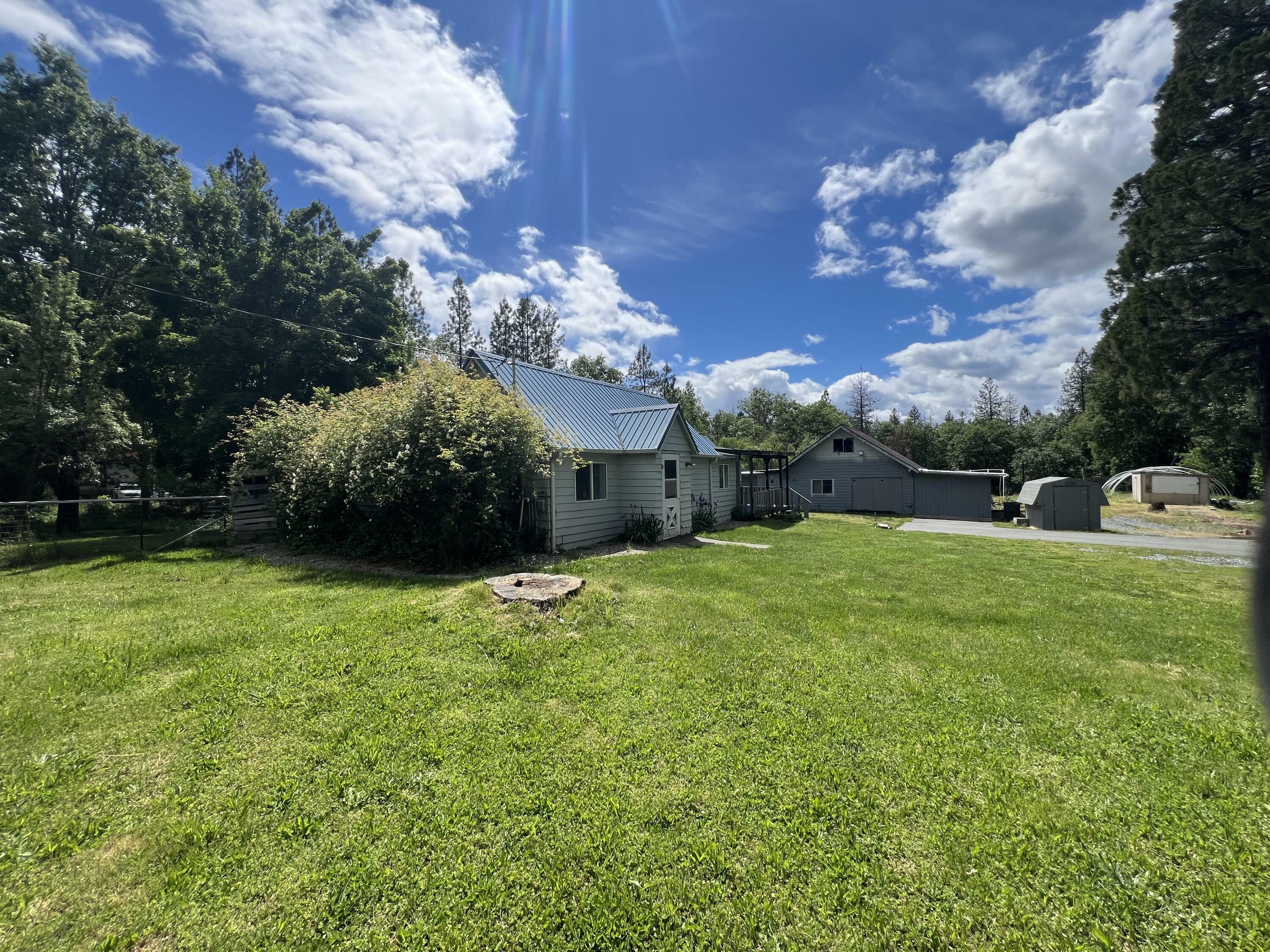 Property Photo: 2970 Elk Lane OR 97527