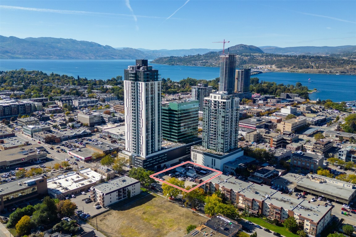 Property Photo: 1464-1476 Bertram Street BC V1Y 2G3