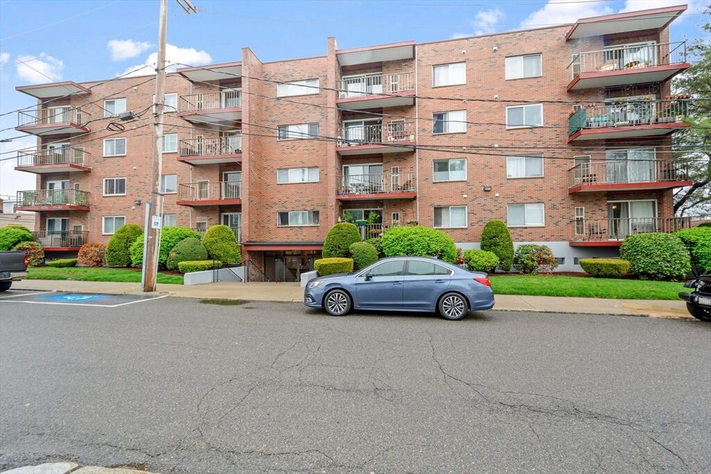 Property Photo: 10 Foster St 203 MA 01880